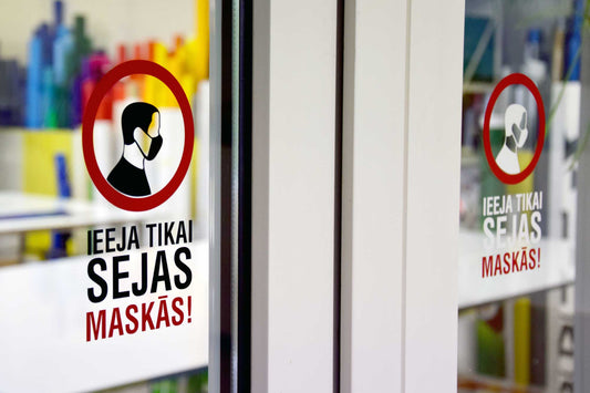 Uzlīme – Uzmanību! Ieeja tikai sejas maskās!, 10 x 18 cm