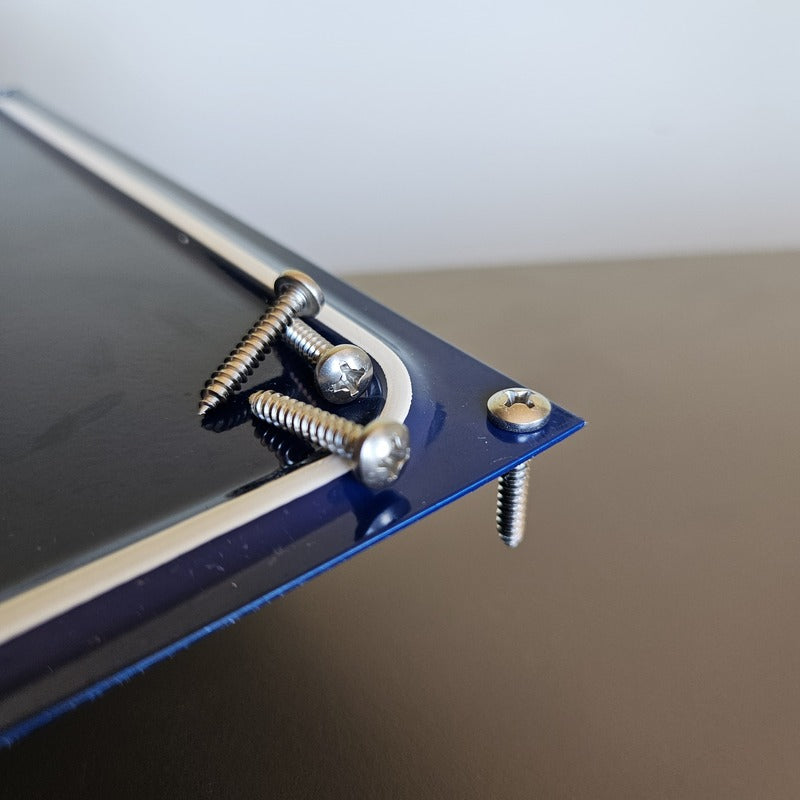 Skrūvju komplekts māju numuru, nosaukumu plāksnēm un brīdinājuma zīmēm