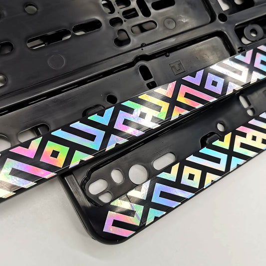 Auto numura turētājs ar latviešu rakstiem - HOLOGRĀFISKA UZLĪME - A tips - 110 x 520mm