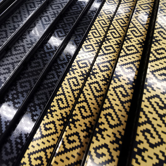 Auto numura turētājs ar latviešu rakstiem - ZALKTIS - VIENĀ KRĀSĀ - A tips - 110 x 520mm