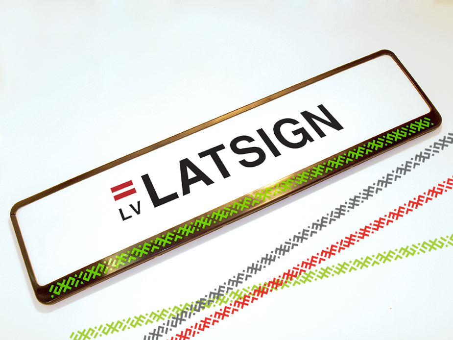 Auto numura turētājs ar latviešu rakstiem