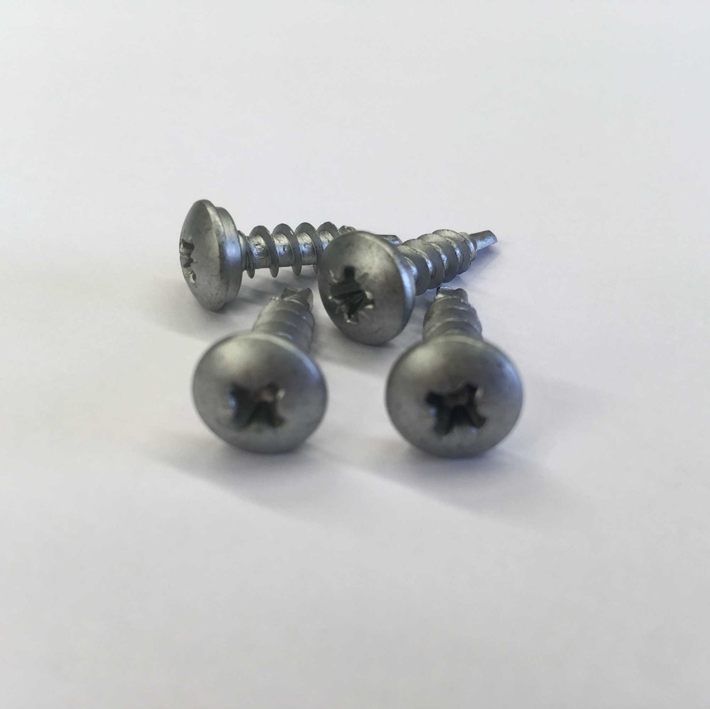 Skrūvju komplekts auto numura zīmei