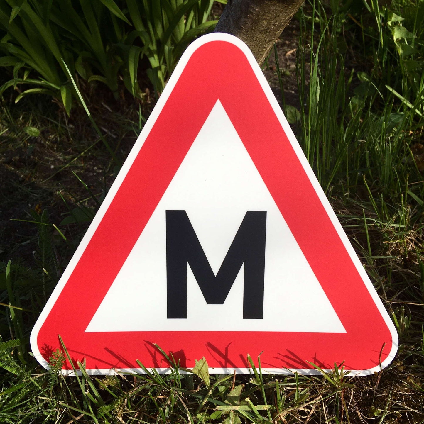 Plastikāta zīme – Mācību transportlīdzeklis, 17.7 x 20 cm Latsign