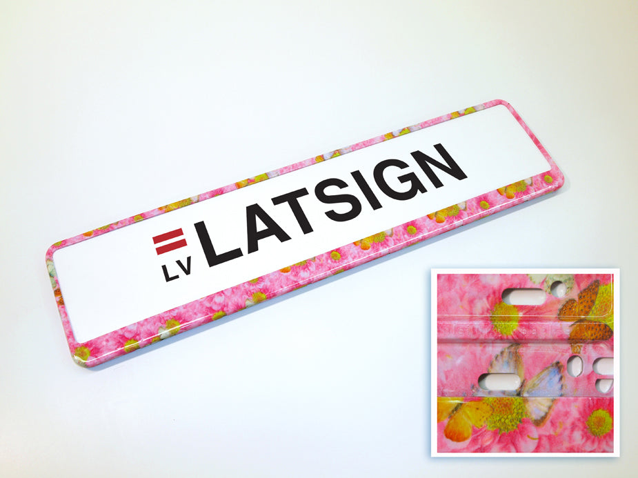 Krāsainais auto numura turētājs - Princess (rozā ziedi un taureņi)