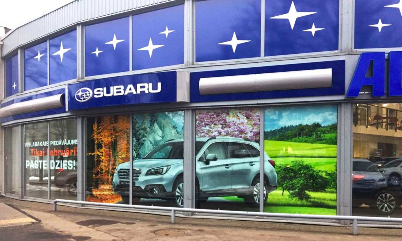 Lielformāta plakāts Subaru centrā