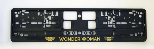 Auto numura turētājs ar uzlīmi - WONDER WOMAN - A tips - 110 x 520mm